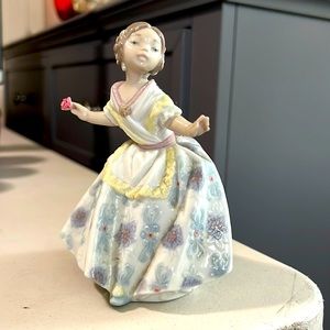 Lladro Valecianacitas Collection 5375 Carmencita - Retired
